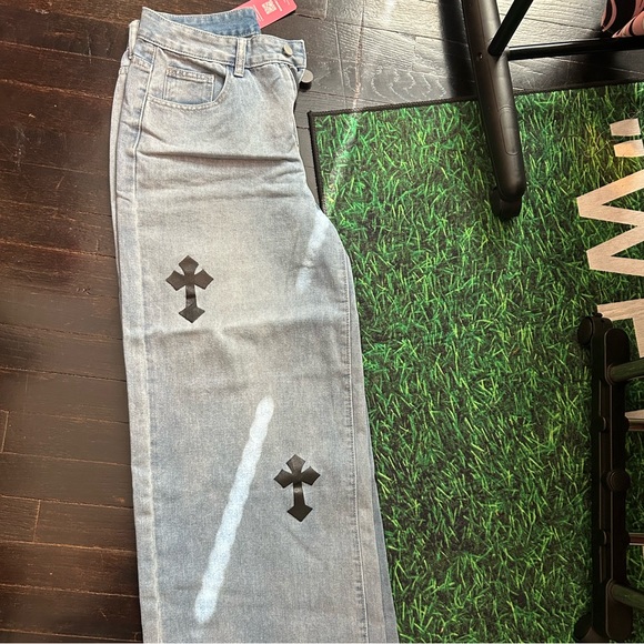 NWOT Wide leg crucifix jeans - Picture 3 of 4